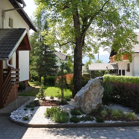 Apartma Vrh Lesce  Kültér fotó
