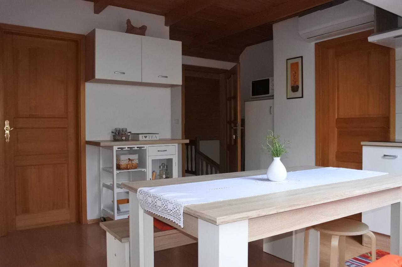 Apartma Vrh Lesce  Kültér fotó