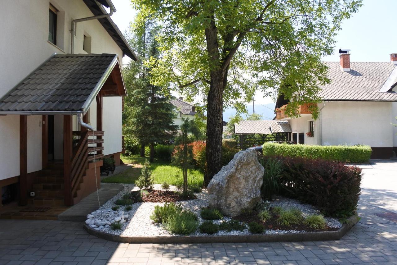Apartma Vrh Lesce  Kültér fotó